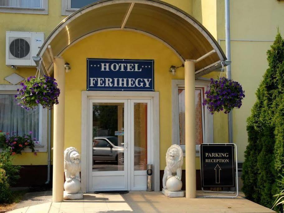 Hotel Ferihegy Vecsés Exterior foto